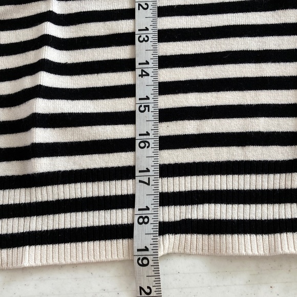 Marled Black and White Knit Top - Picture 4 of 5